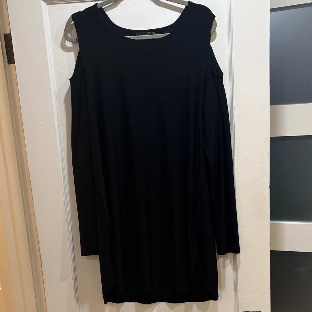 Cold shoulder, long sleeve Sympli tunic